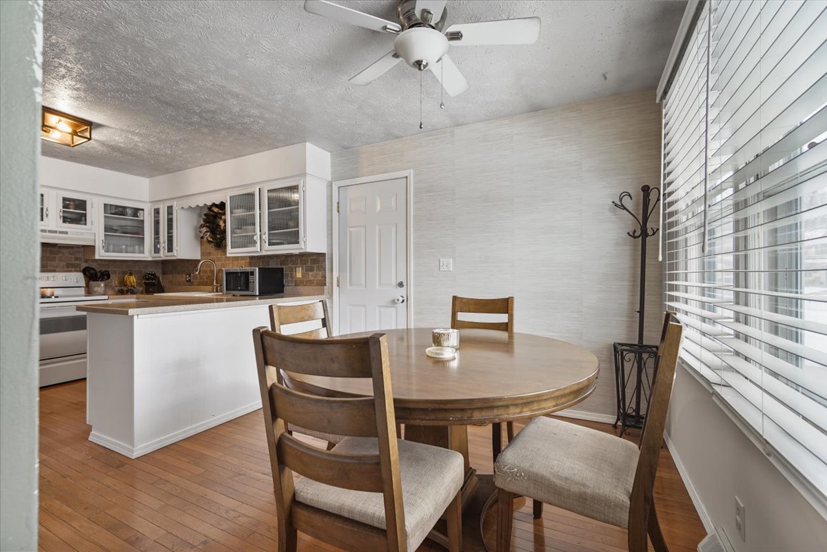 2 Yew Court, Bloomington, IL 61701