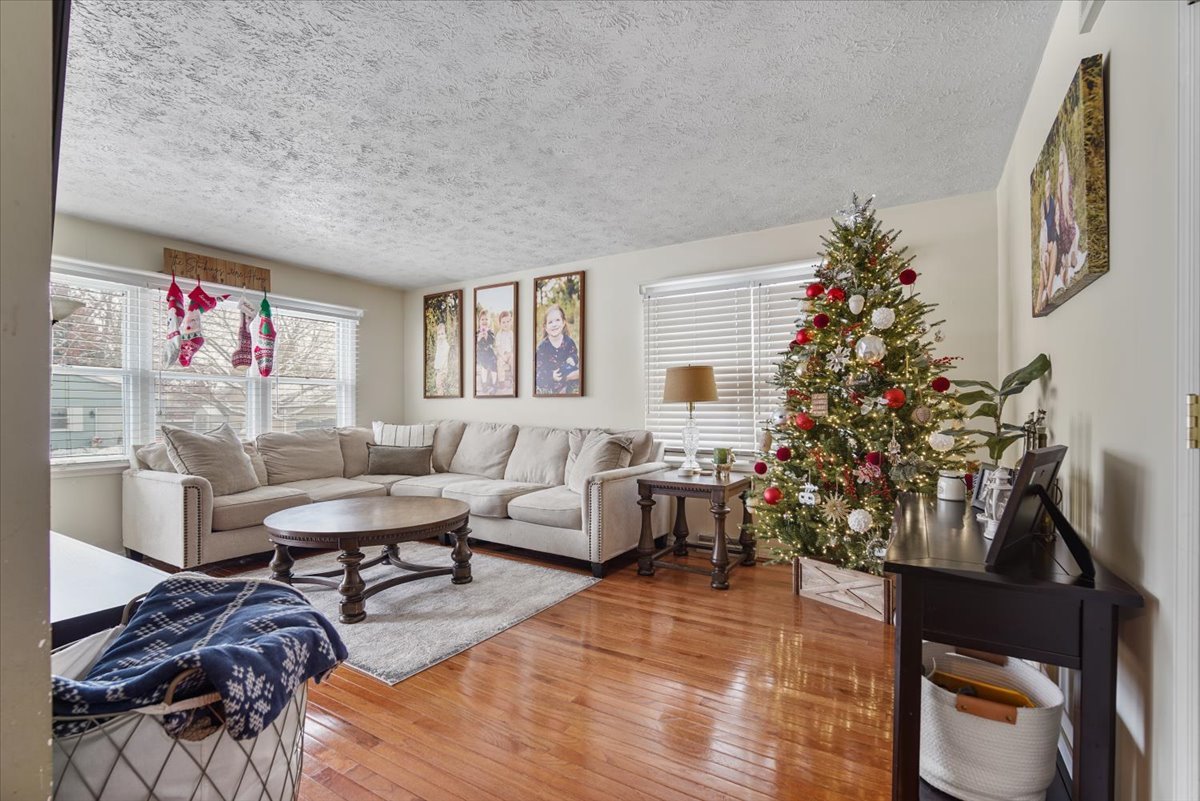 2 Yew Court, Bloomington, IL 61701