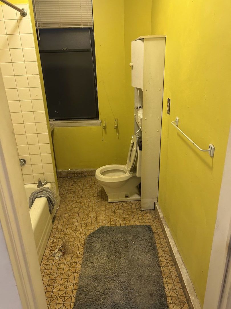 1077 W Polk Street, Chicago, IL 60607