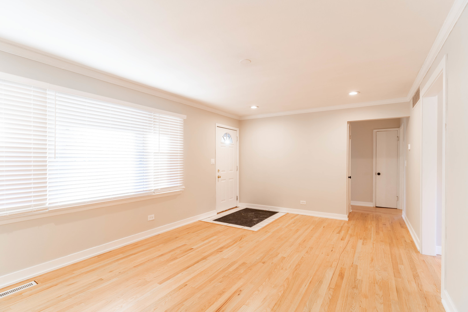 1392 W 52nd Place, La Grange Highlands, IL 60525