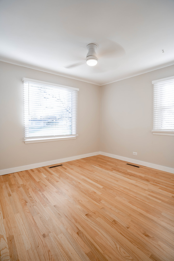 1392 W 52nd Place, La Grange Highlands, IL 60525