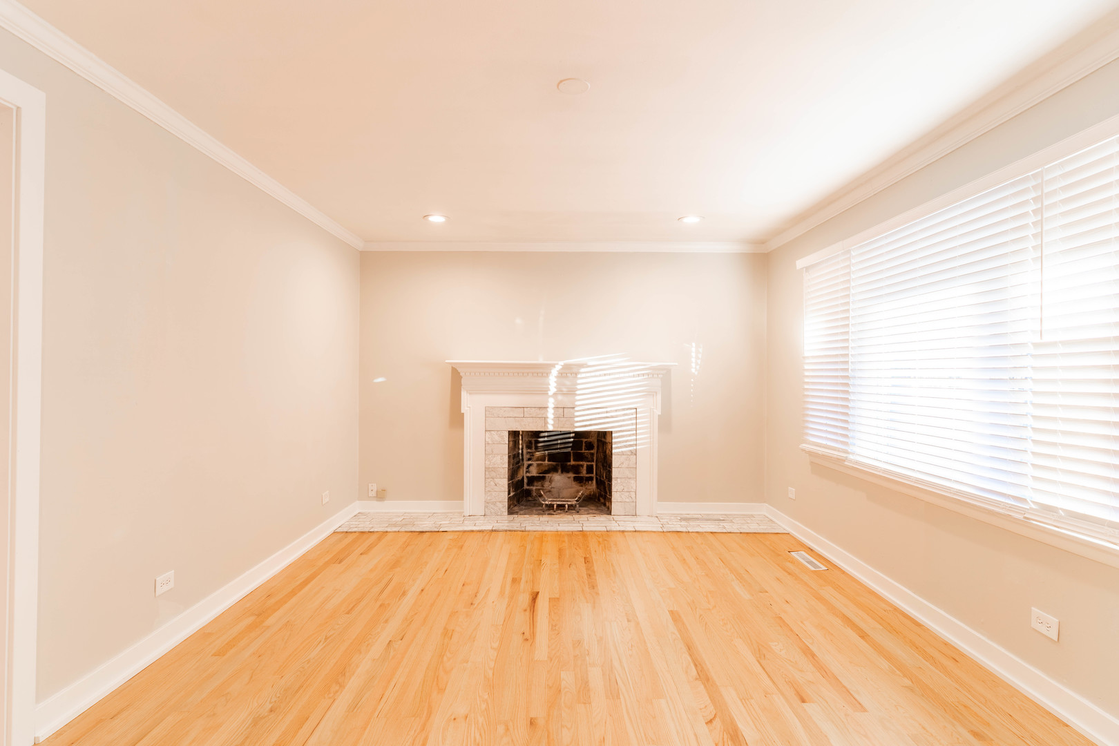 1392 W 52nd Place, La Grange Highlands, IL 60525