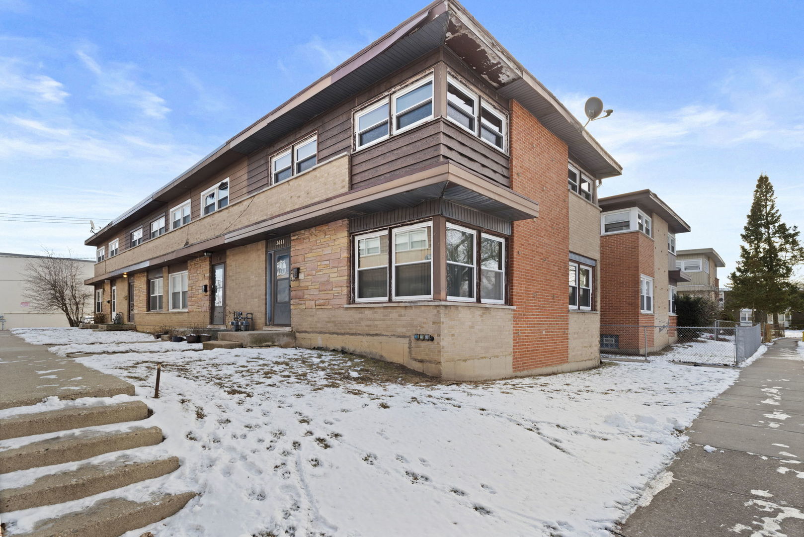 2011 Georgetown Lane, Waukegan, IL 60085