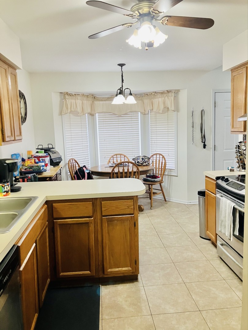 3524 Willowview Court, Aurora, IL 60504