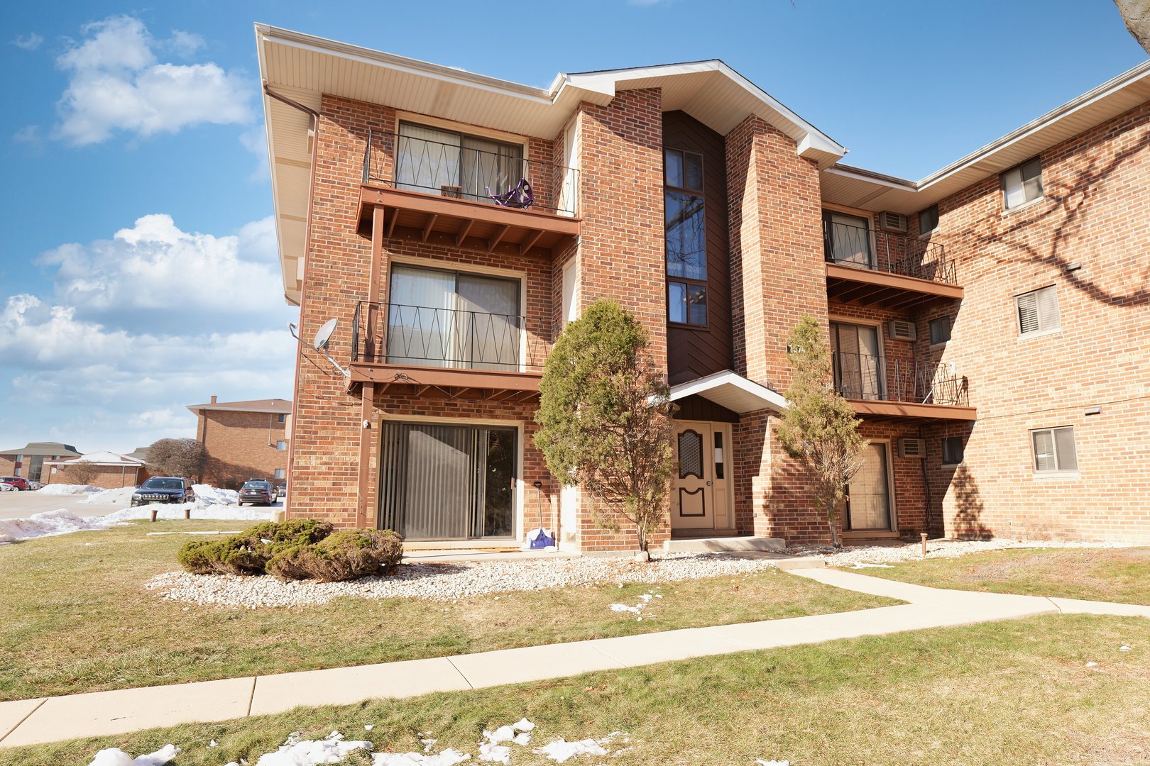 15741 Thomas Lane #3BR, Oak Forest, IL 60452
