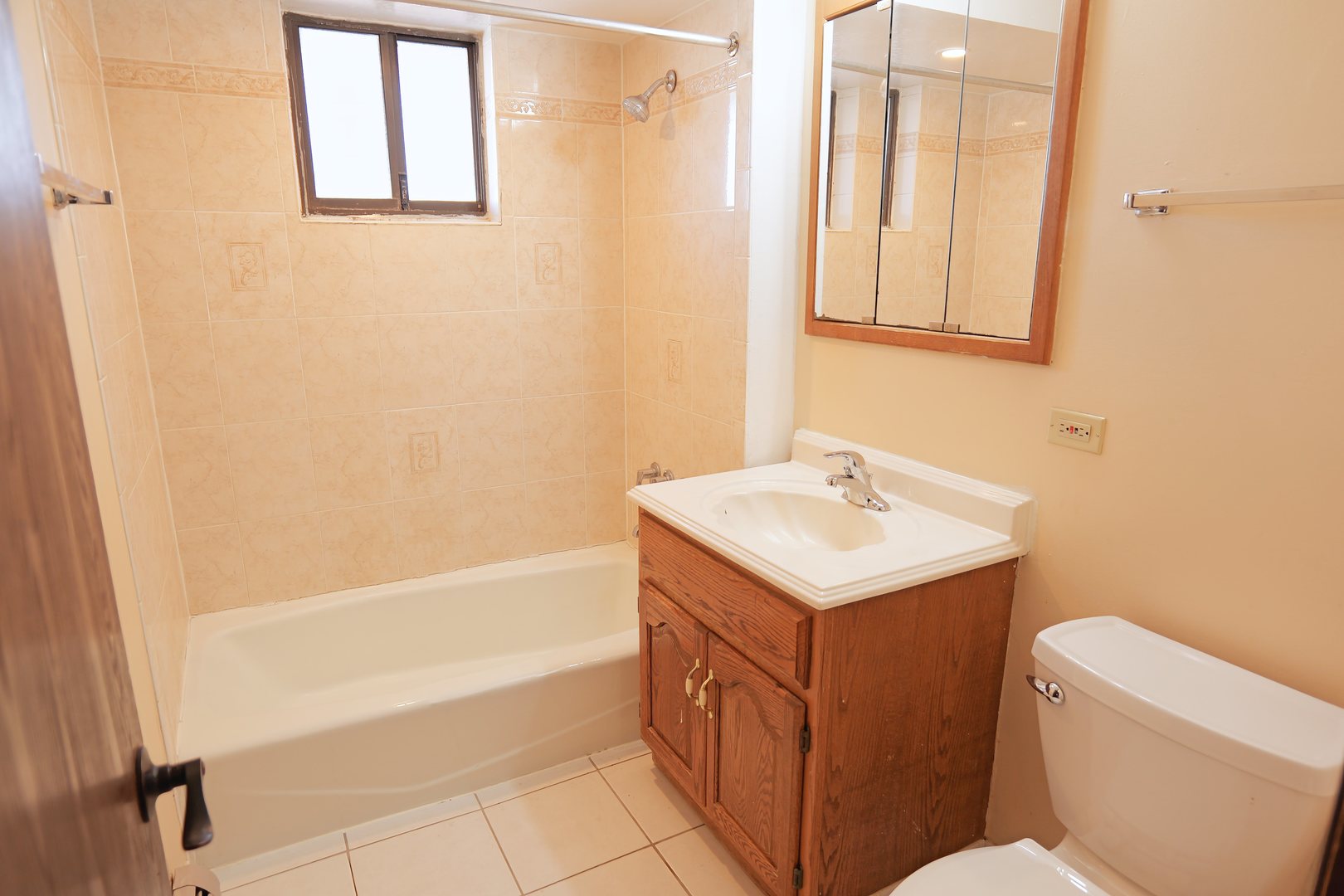 15741 Thomas Lane #3BR, Oak Forest, IL 60452