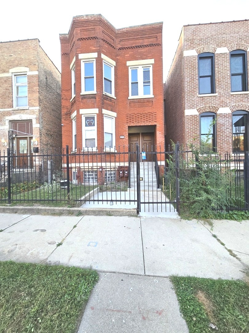 3732 S Calumet Avenue #2, Chicago, IL 60653