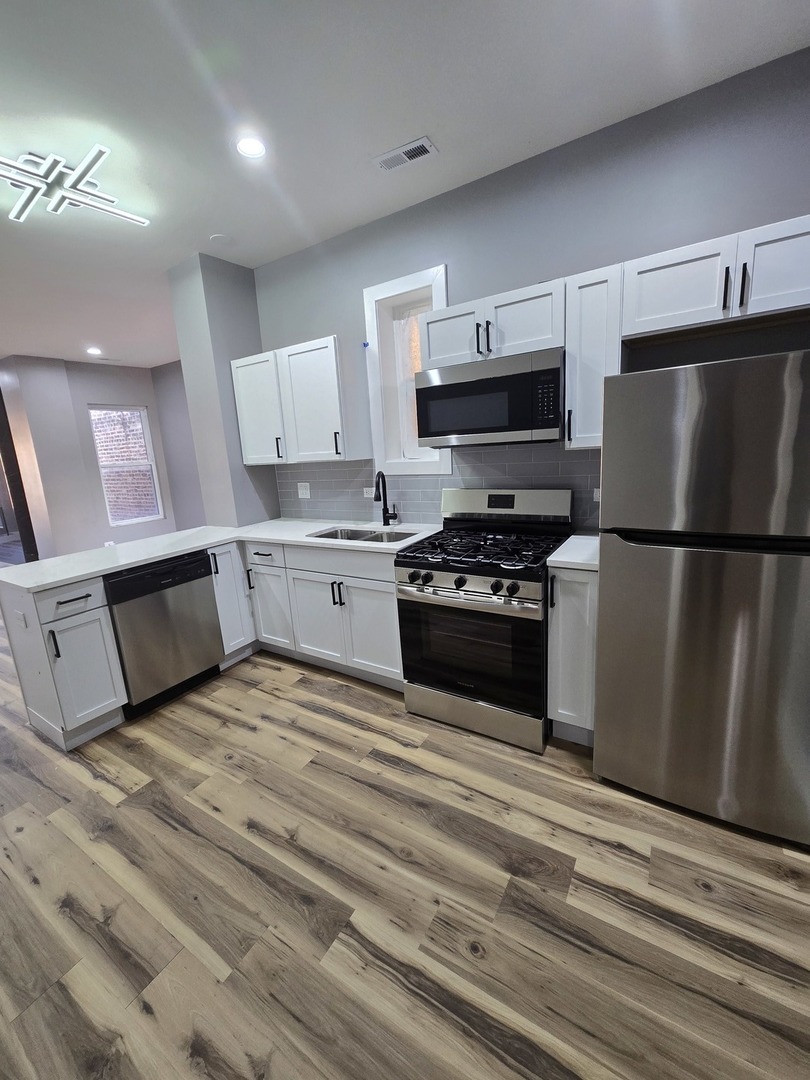 3732 S Calumet Avenue #2, Chicago, IL 60653