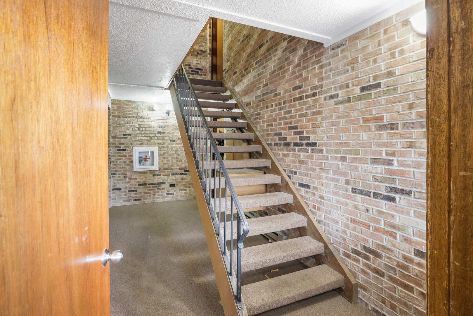 11133 East Road #E, Palos Hills, IL 60465