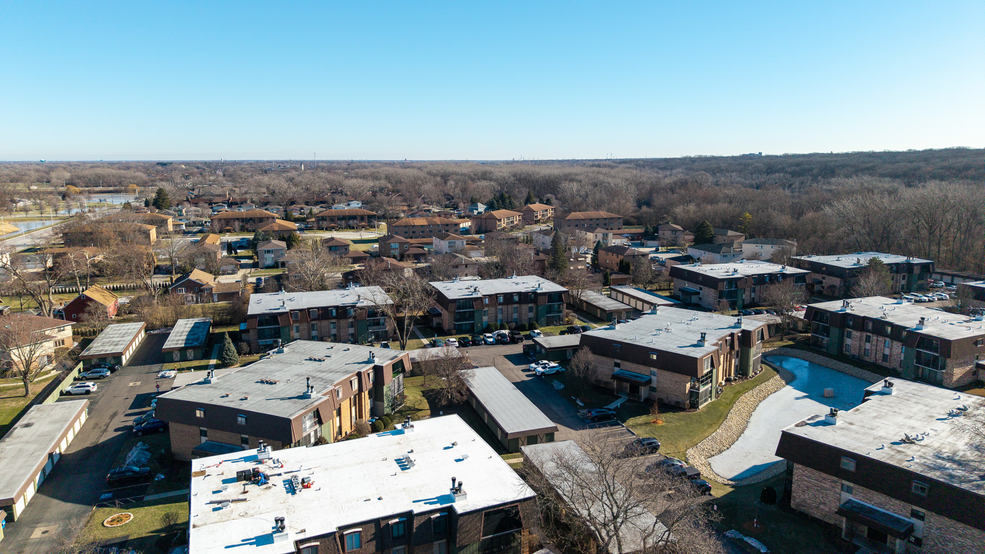 11133 East Road #E, Palos Hills, IL 60465