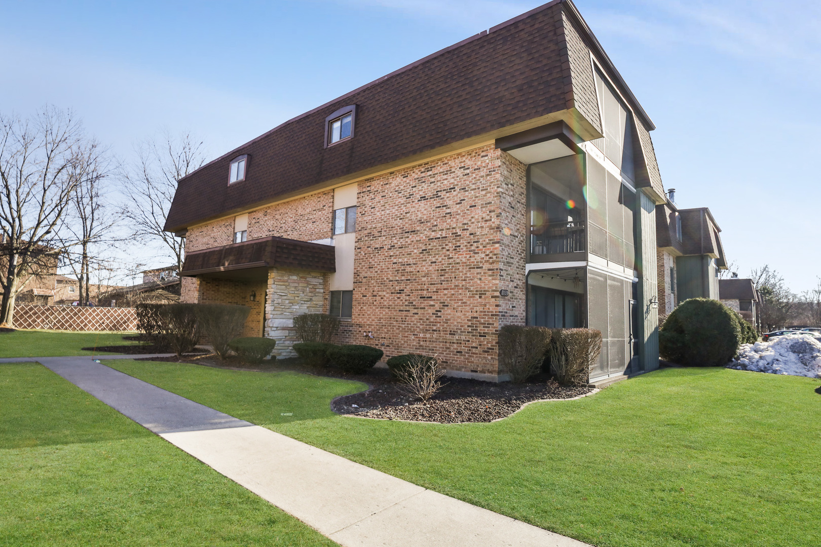 11133 East Road #E, Palos Hills, IL 60465