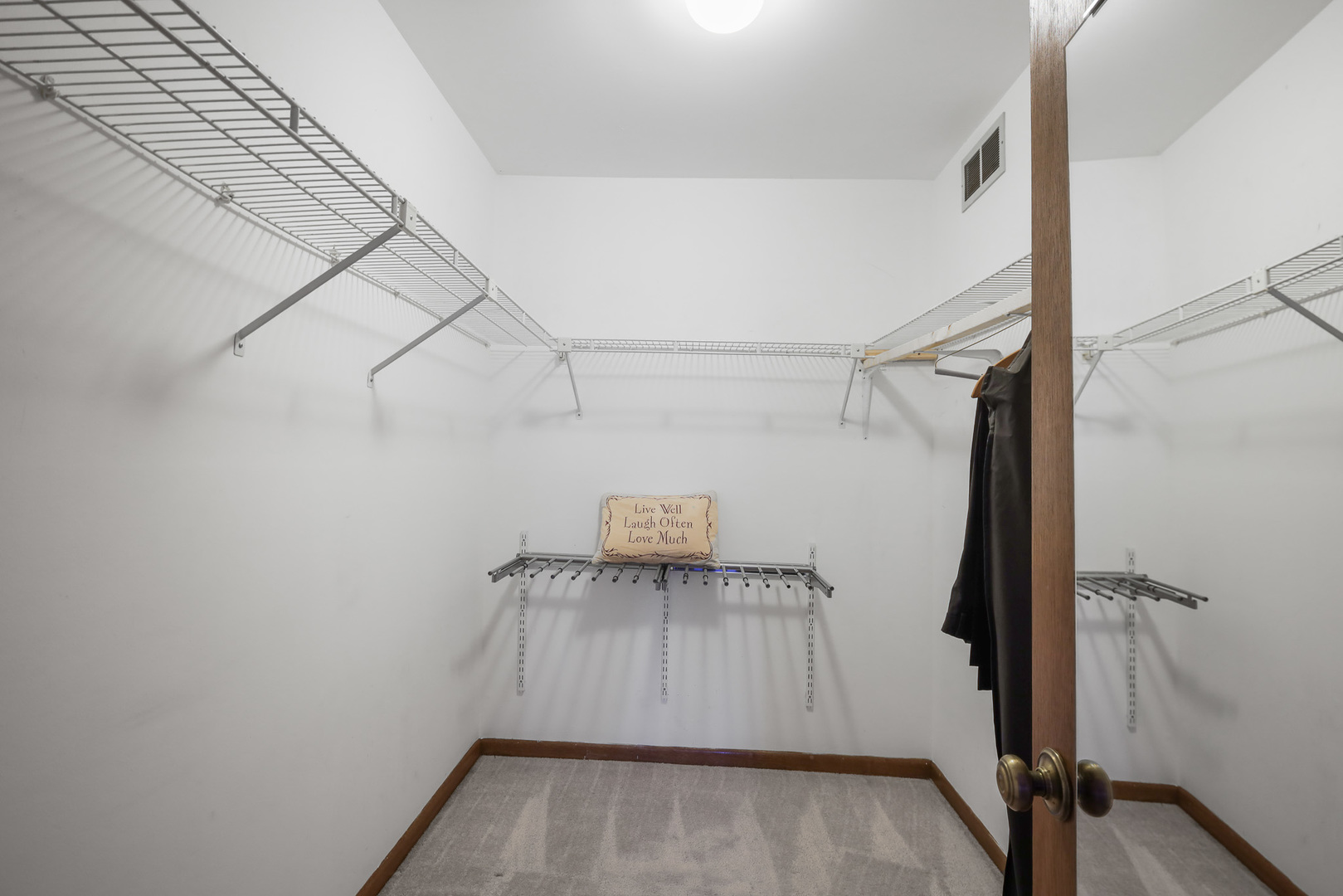 11133 East Road #E, Palos Hills, IL 60465