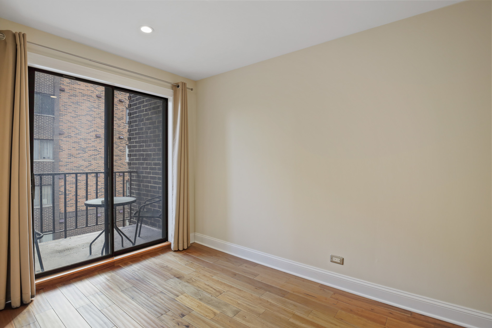 840 WELLINGTON Avenue #306, Elk Grove Village, IL 60007