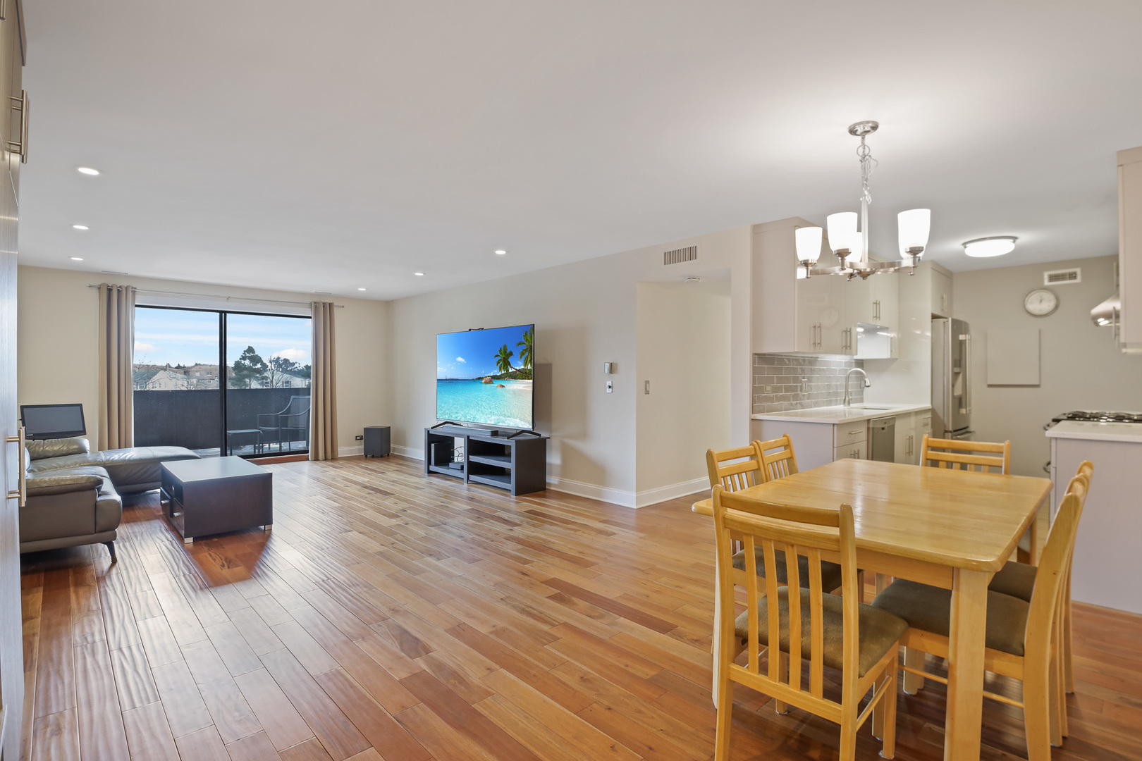 840 WELLINGTON Avenue #306, Elk Grove Village, IL 60007