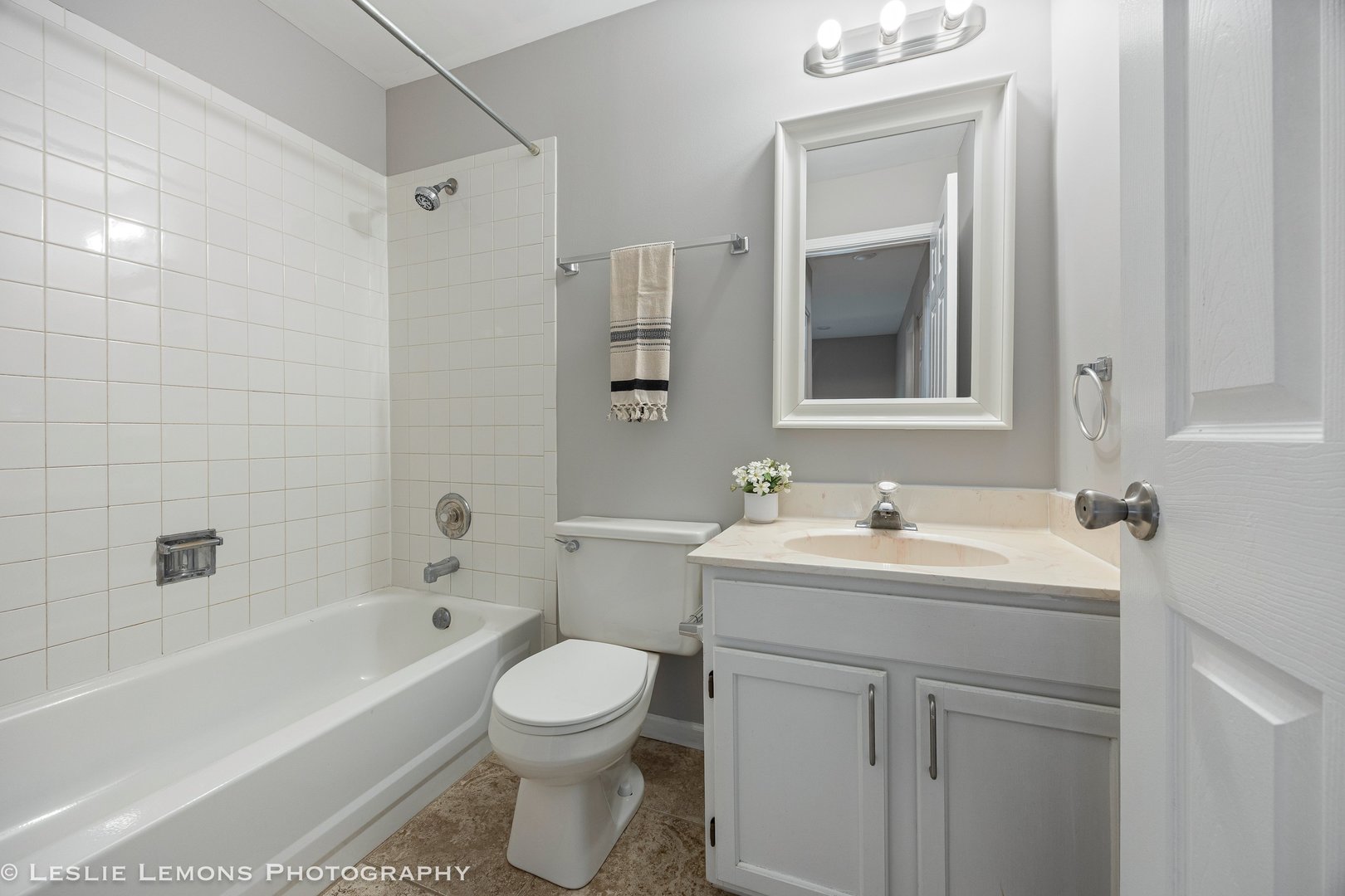 313 CROMWELL Court, Westmont, IL 60559