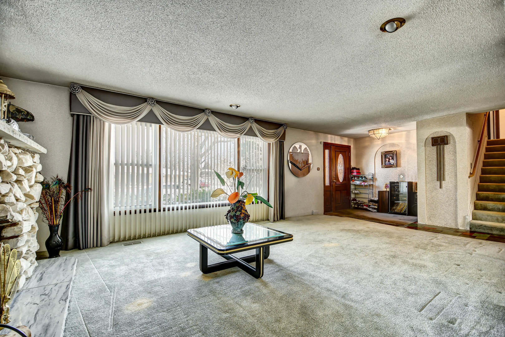 8950 S 85th Court, Hickory Hills, IL 60457