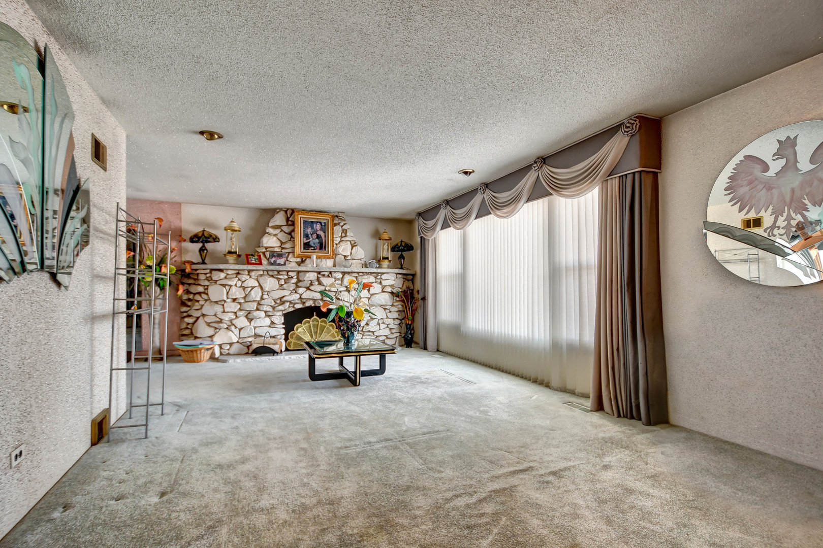 8950 S 85th Court, Hickory Hills, IL 60457