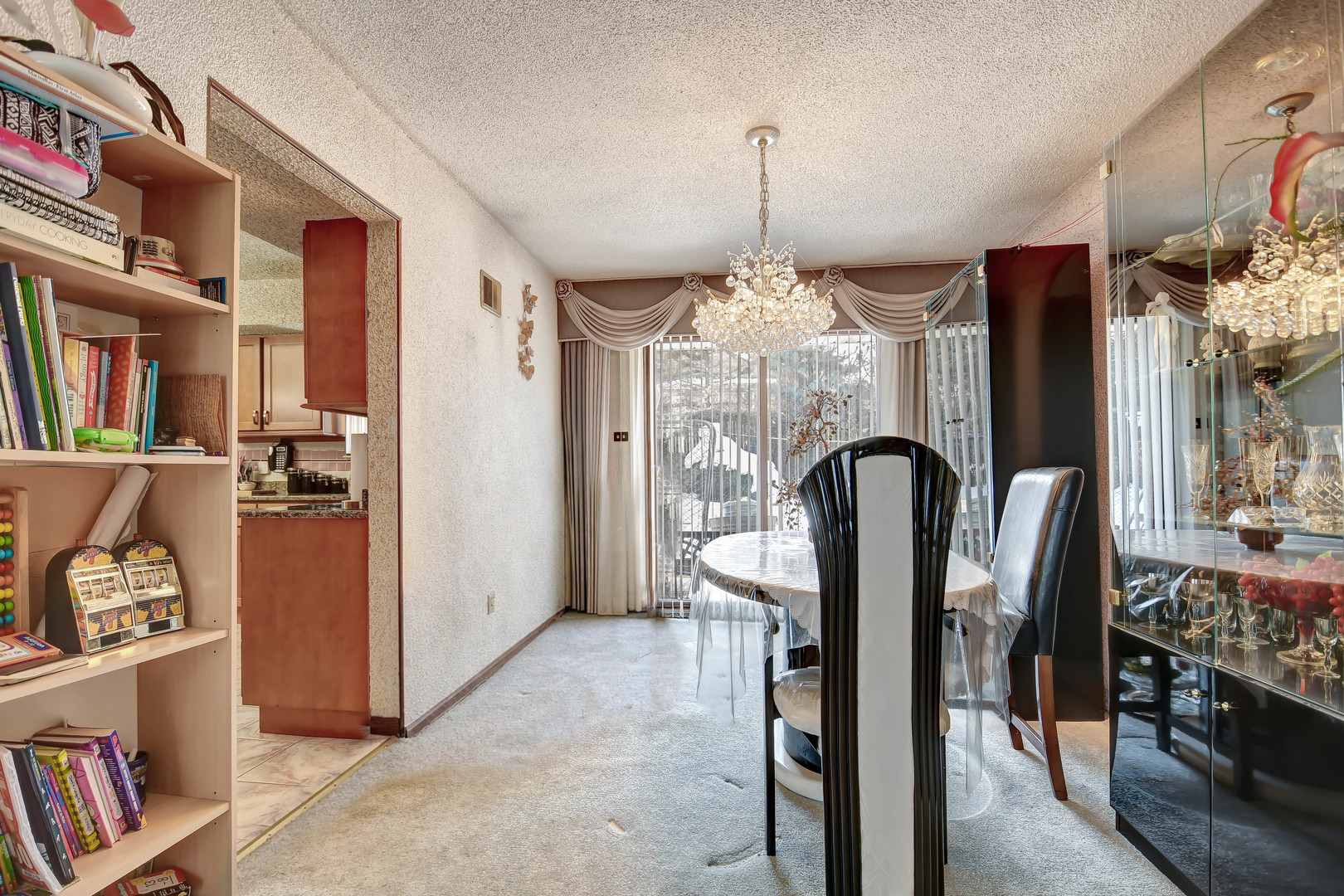 8950 S 85th Court, Hickory Hills, IL 60457