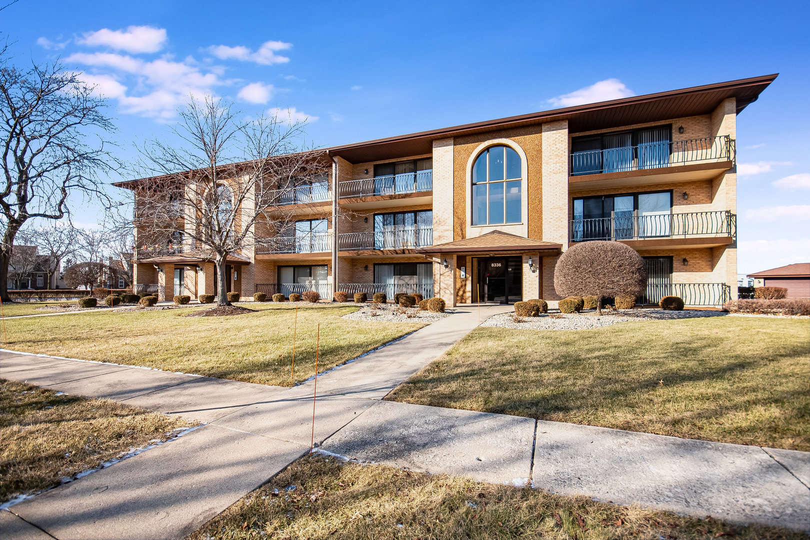 8336 160th Place #2E, Tinley Park, IL 60477