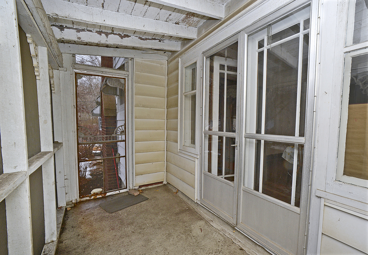 221 E Grove Street, Utica, IL 61373