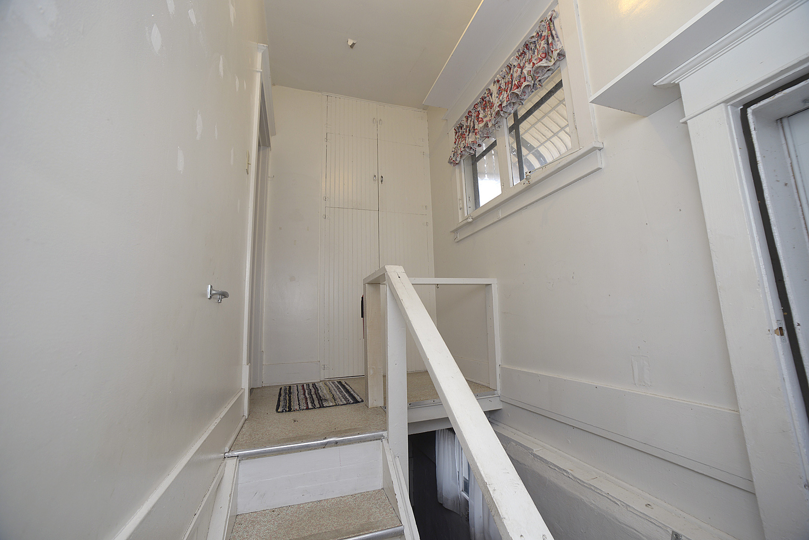 221 E Grove Street, Utica, IL 61373