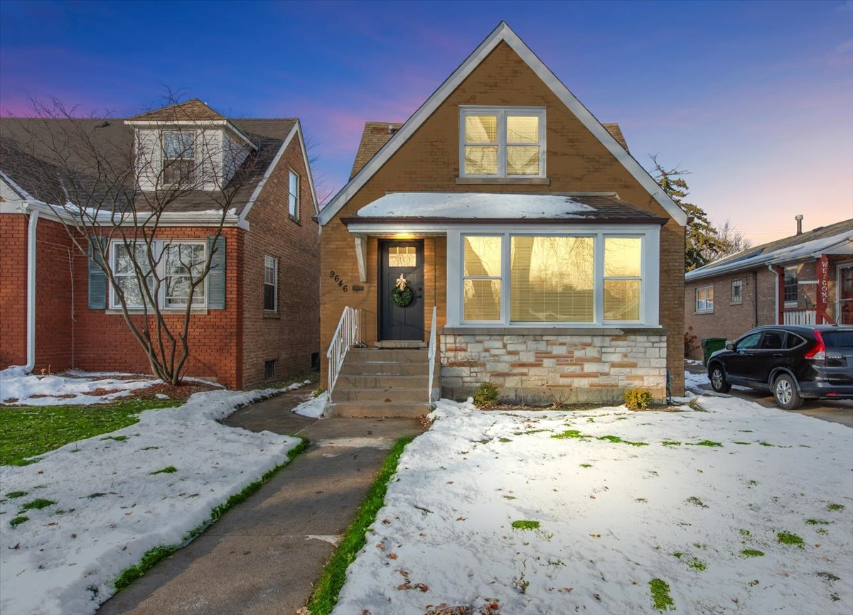 9646 S Harding Avenue, Evergreen Park, IL 60805
