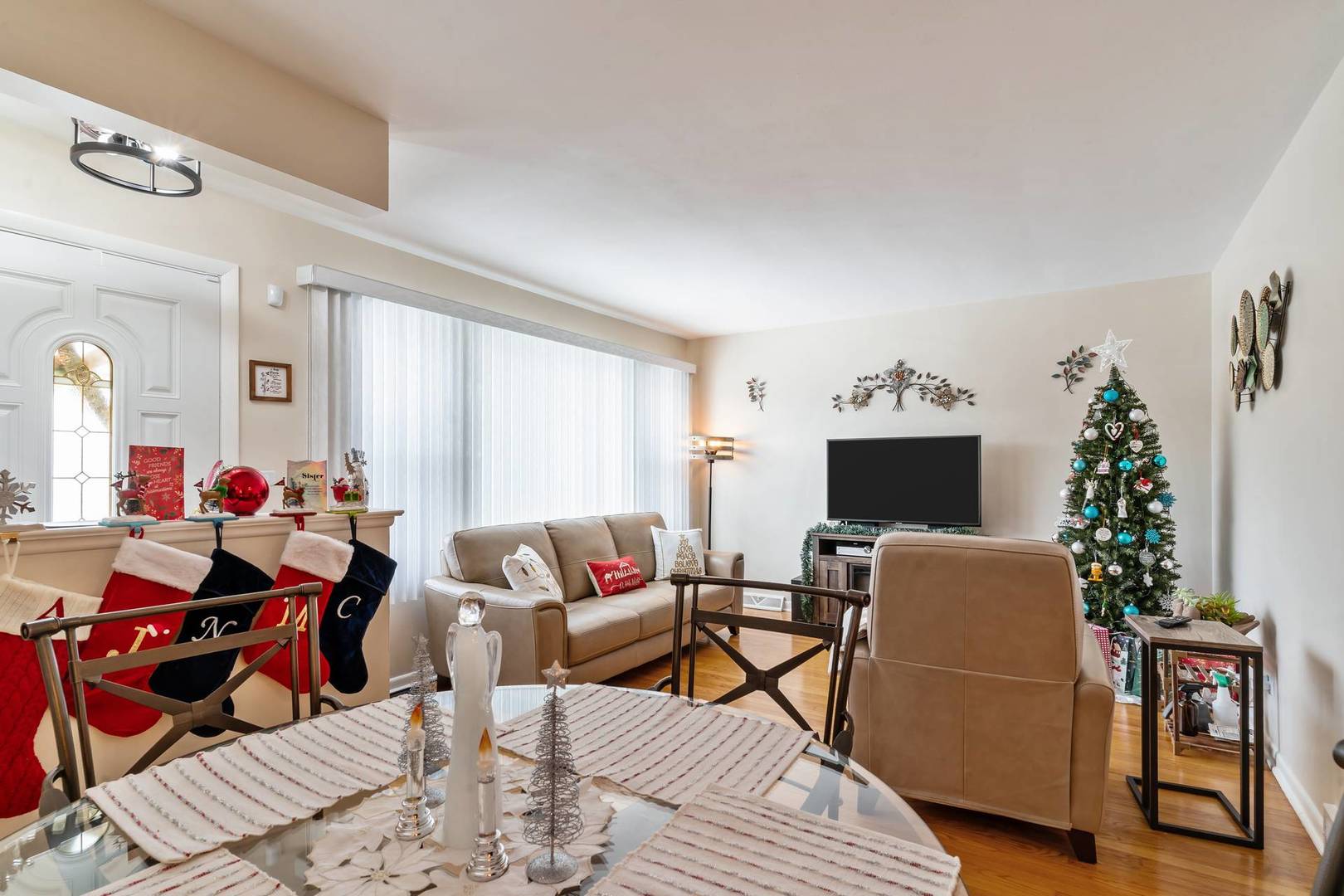 3943 N Newcastle Avenue, Chicago, IL 60634