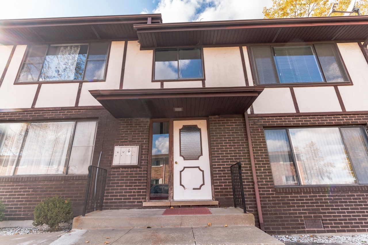 310 George Street #2SE, Bensenville, IL 60106