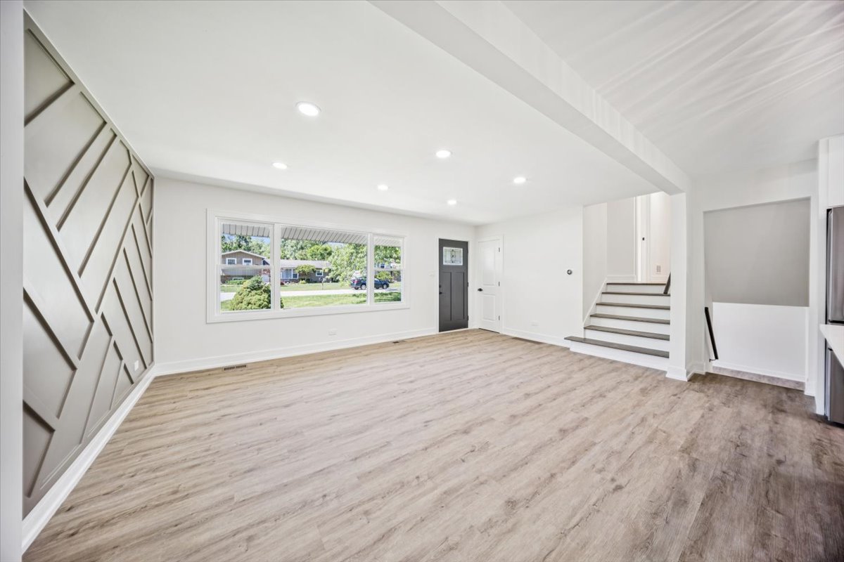 22W633 Burr Oak Drive, Glen Ellyn, IL 60137