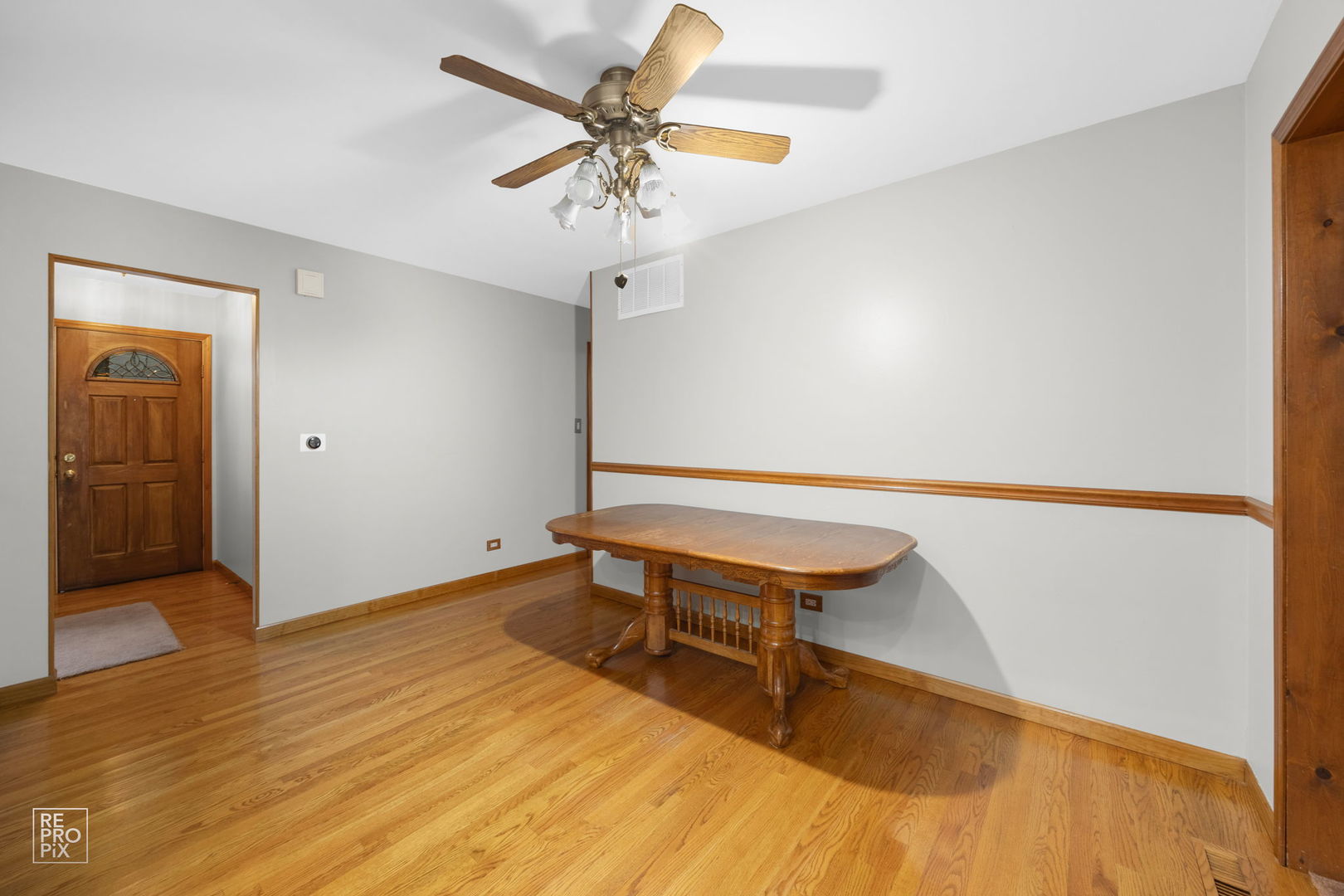 769 Penrith Avenue, Elk Grove Village, IL 60007