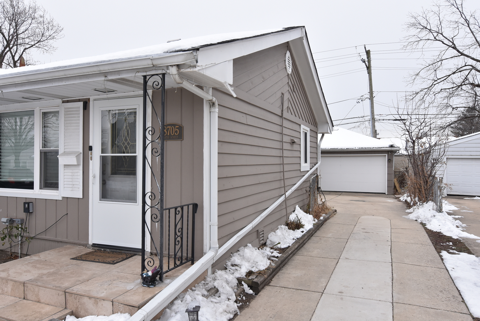 8705 45th Street, Lyons, IL 60534