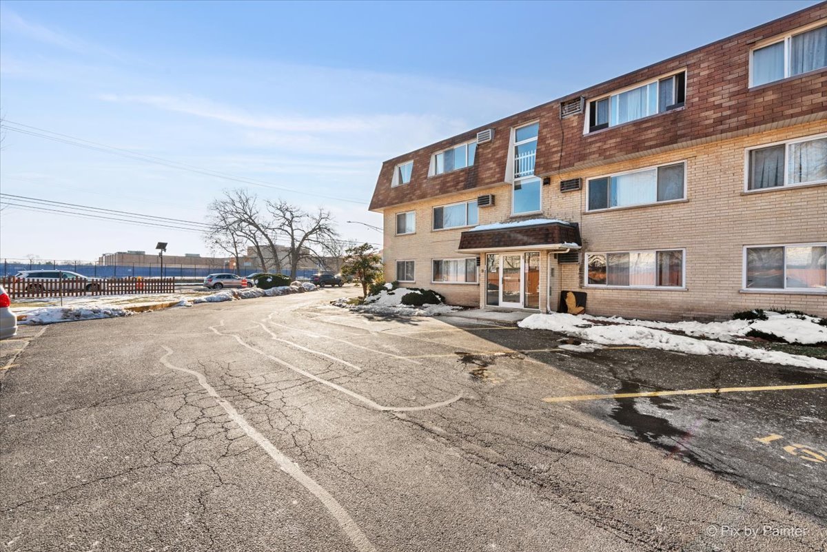 8802 Briar Court #3A, Des Plaines, IL 60016