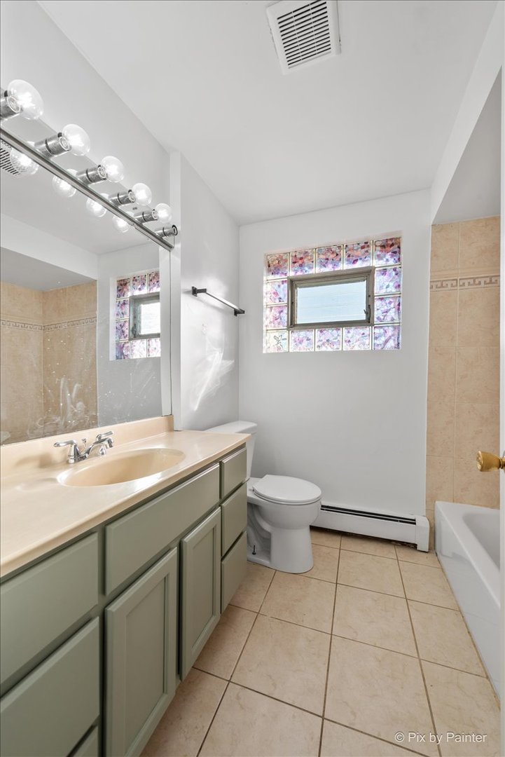 8802 Briar Court #3A, Des Plaines, IL 60016