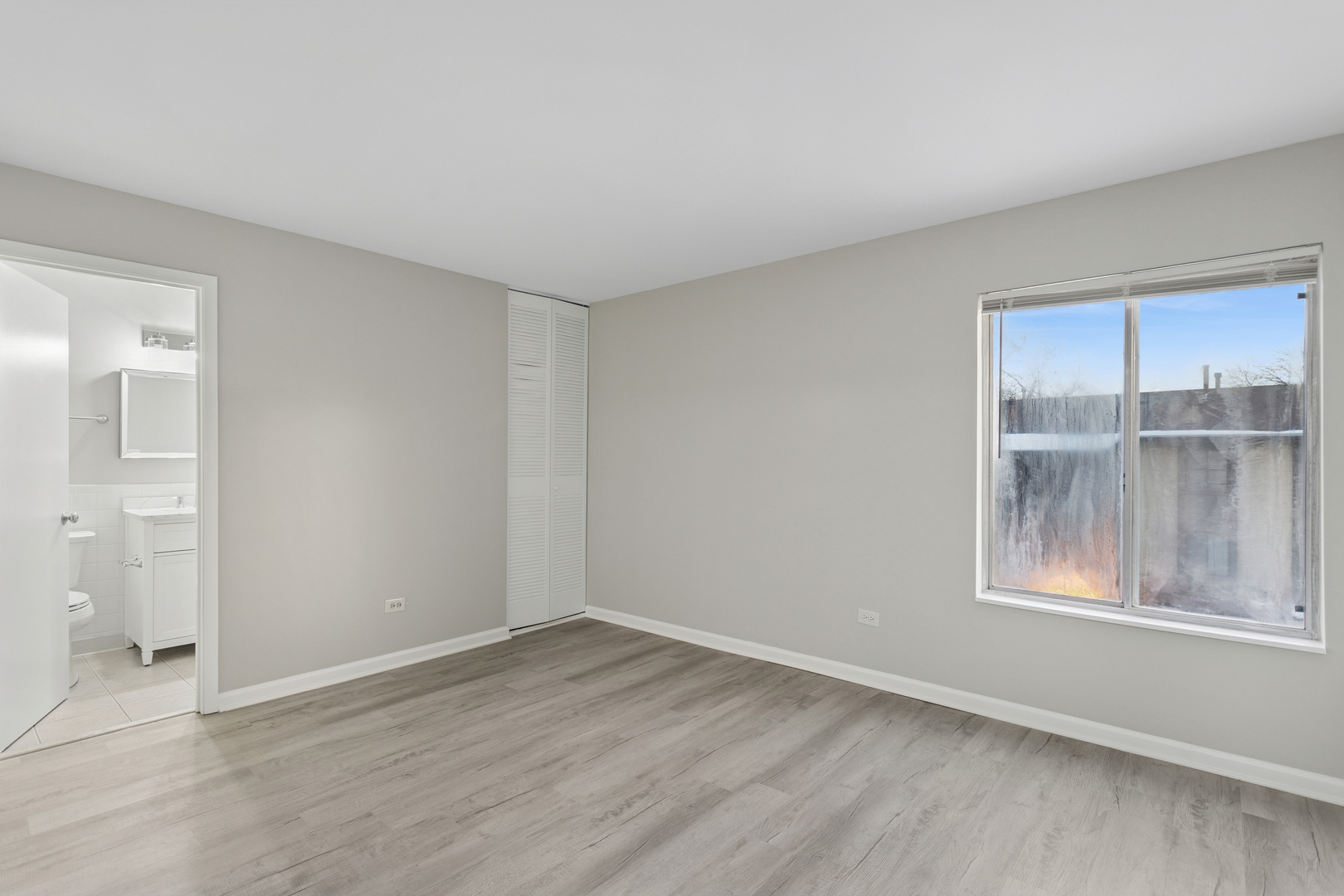 6185 Pinewood Court #202, Willowbrook, IL 60527