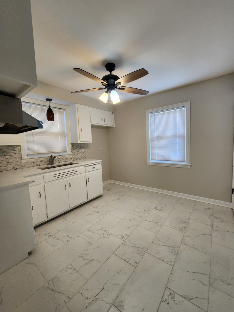 10104 S Prairie Avenue, Chicago, IL 60628