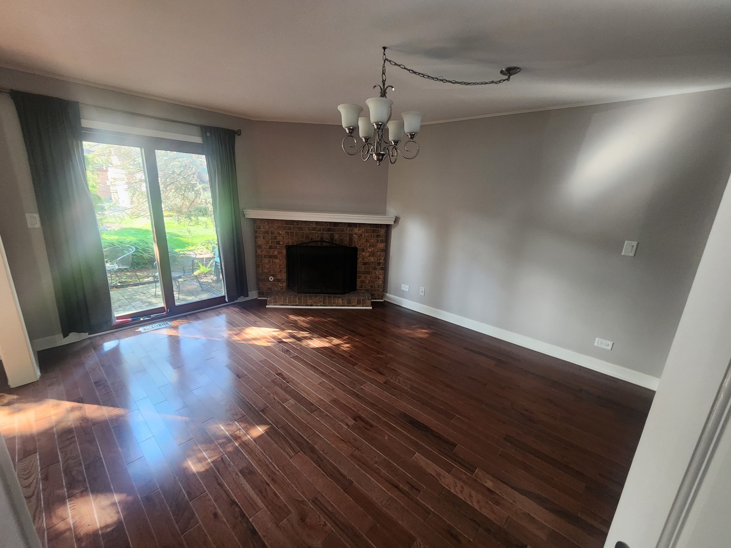 1612 N WINDSOR Drive, Arlington Heights, IL 60004