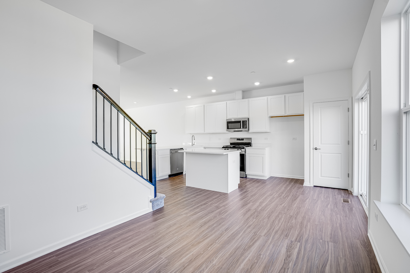 243 Settlers Place, West Dundee, IL 60118