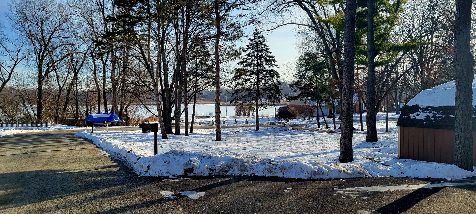 34945 N Leonard Avenue, Ingleside, IL 60041