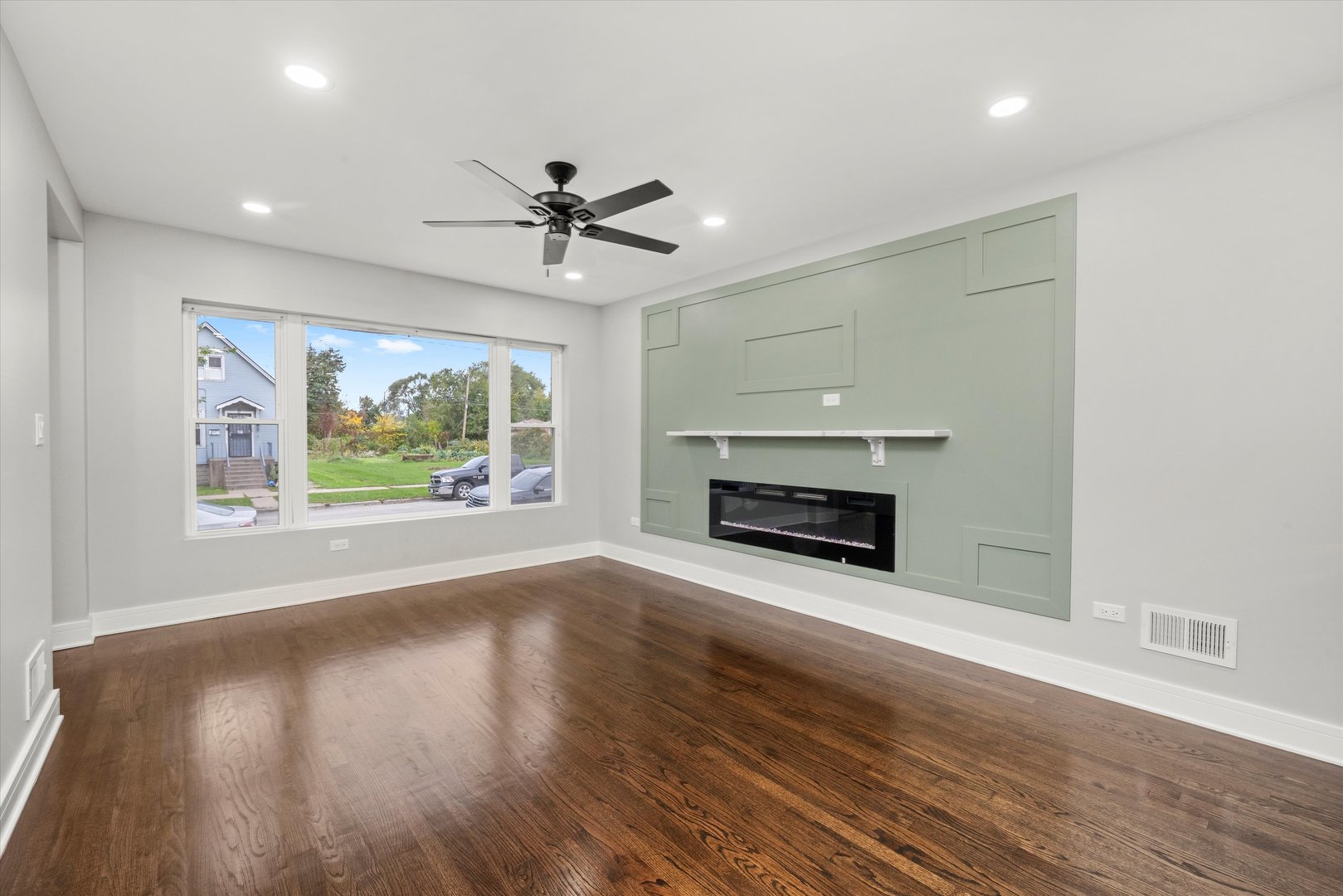 10129 S Indiana Avenue, Chicago, IL 60628