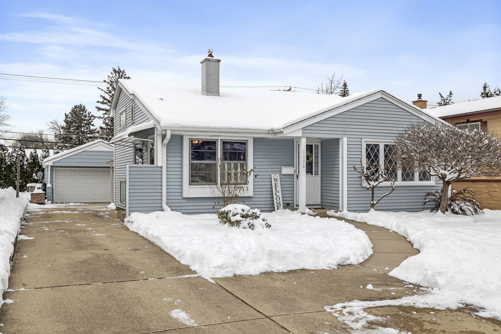 1136 S Summit Avenue, Villa Park, IL 60181