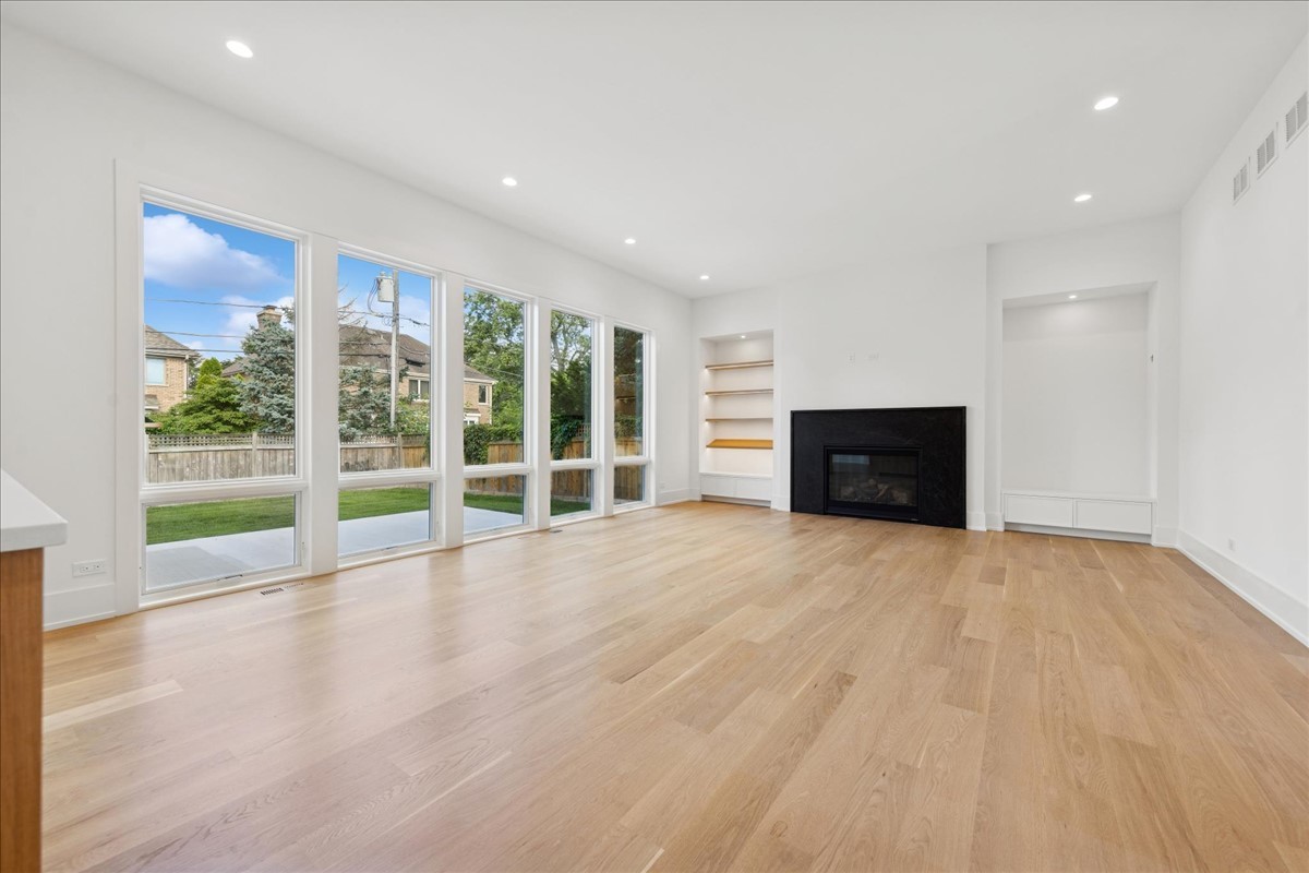 580 S Kearsage Avenue, Elmhurst, IL 60126