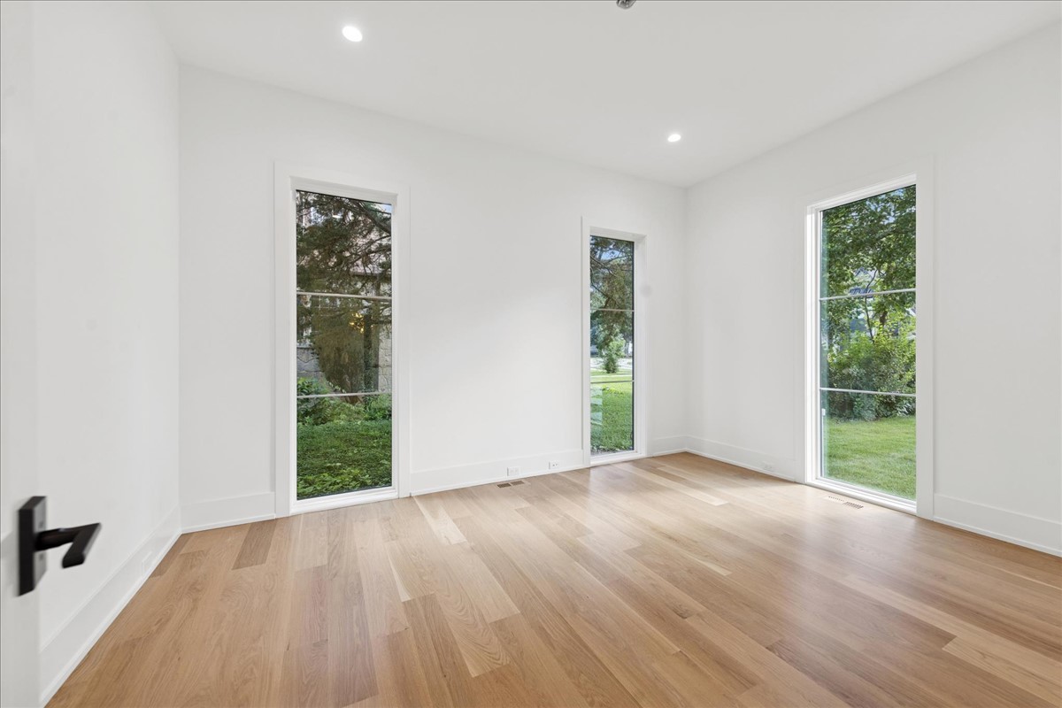 580 S Kearsage Avenue, Elmhurst, IL 60126