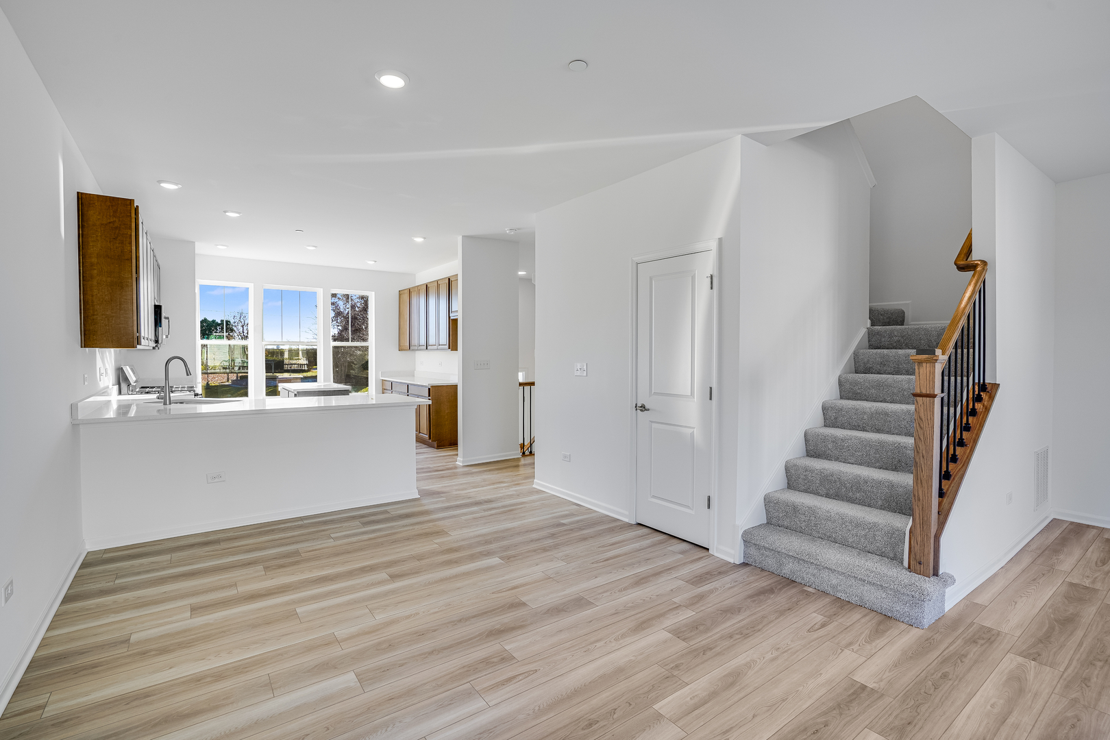 209 Settlers Place, West Dundee, IL 60118