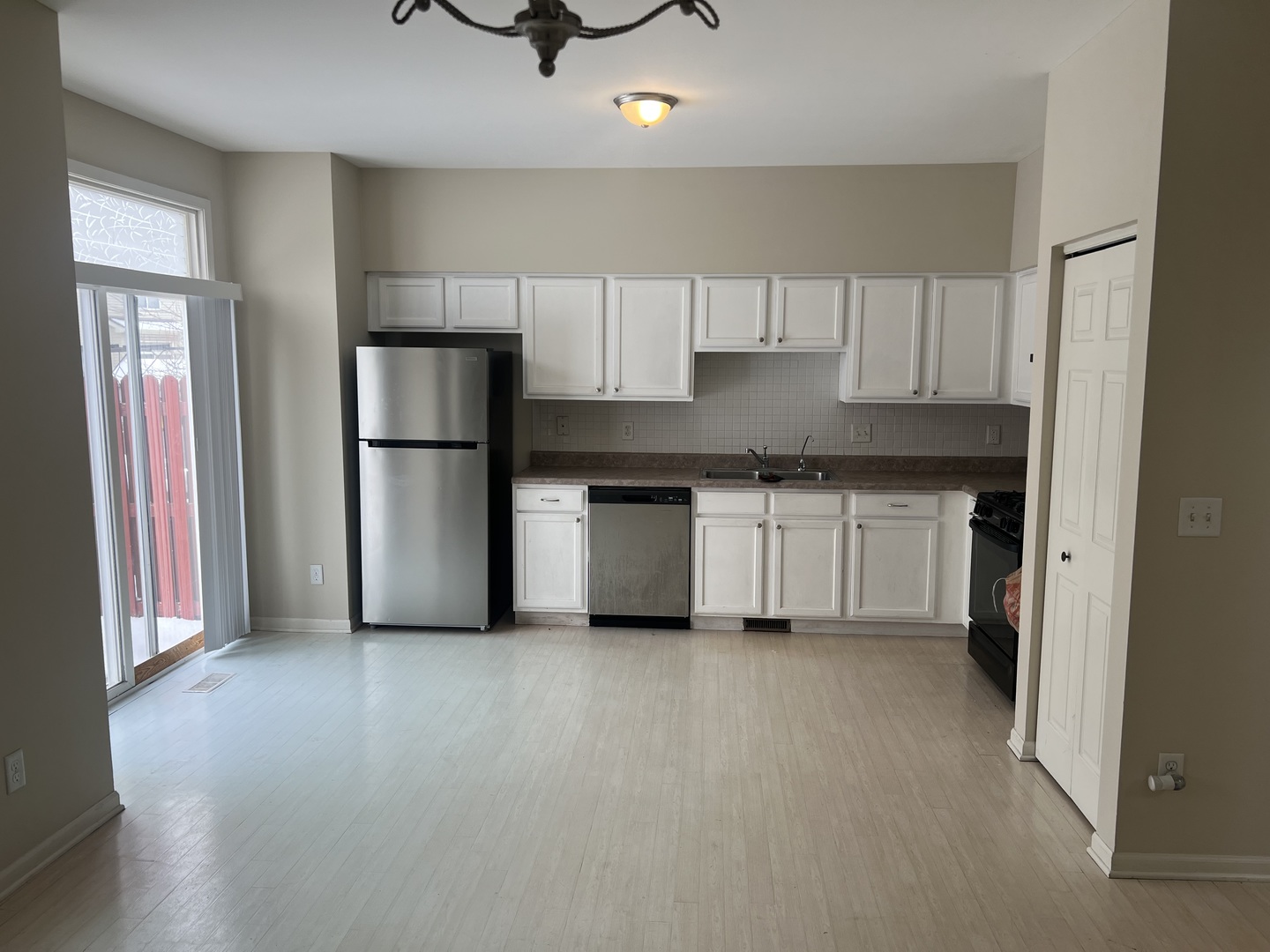 690 Zachary Drive, Romeoville, IL 60446