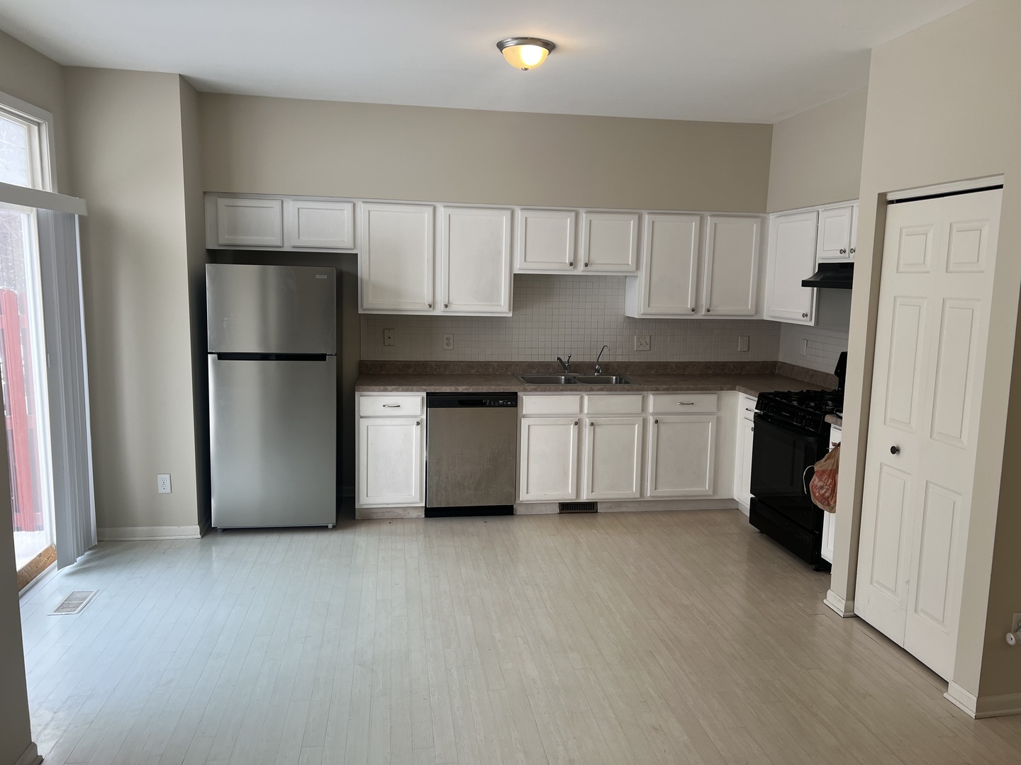 690 Zachary Drive, Romeoville, IL 60446