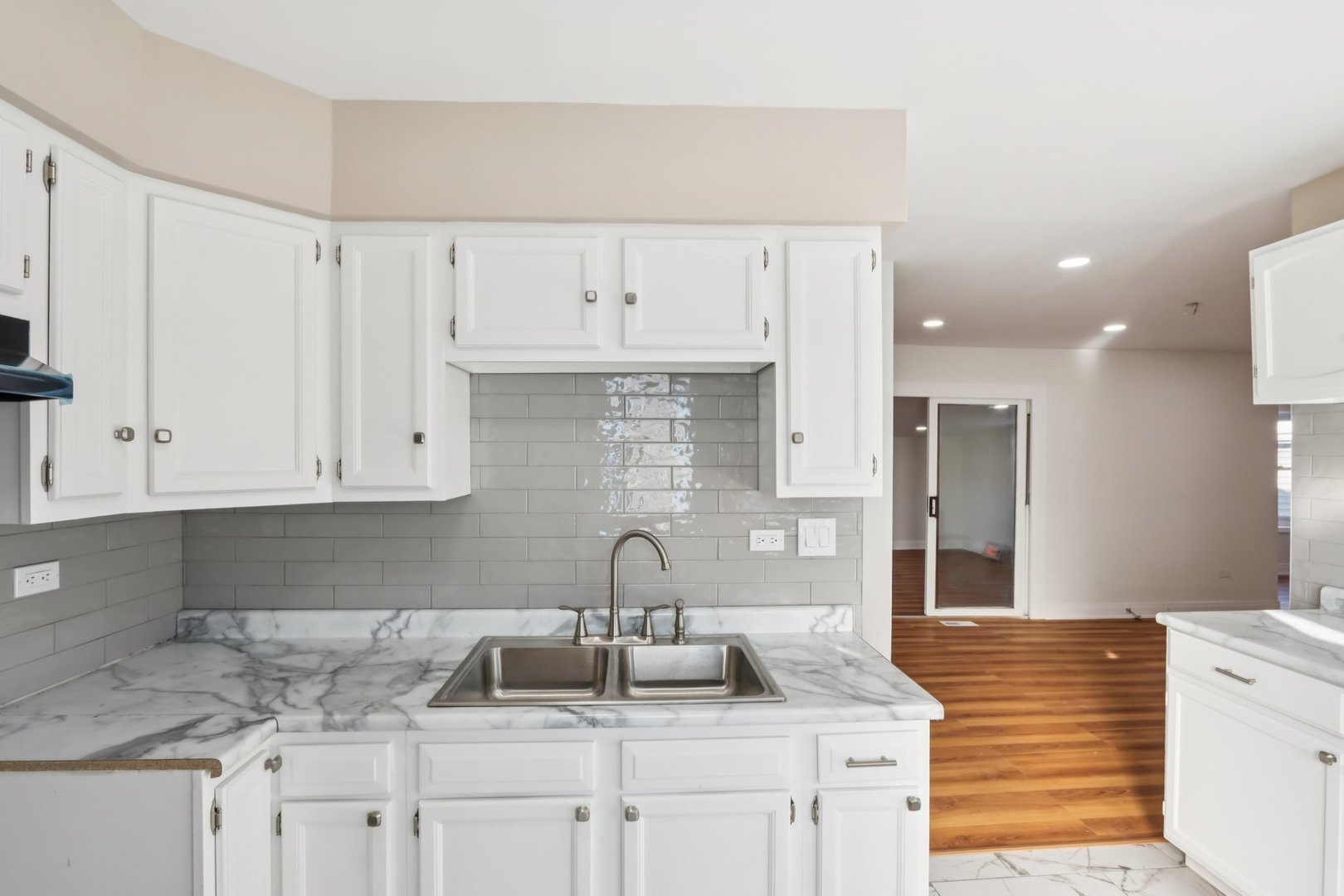 26814 N Genesee Street, Wauconda, IL 60084