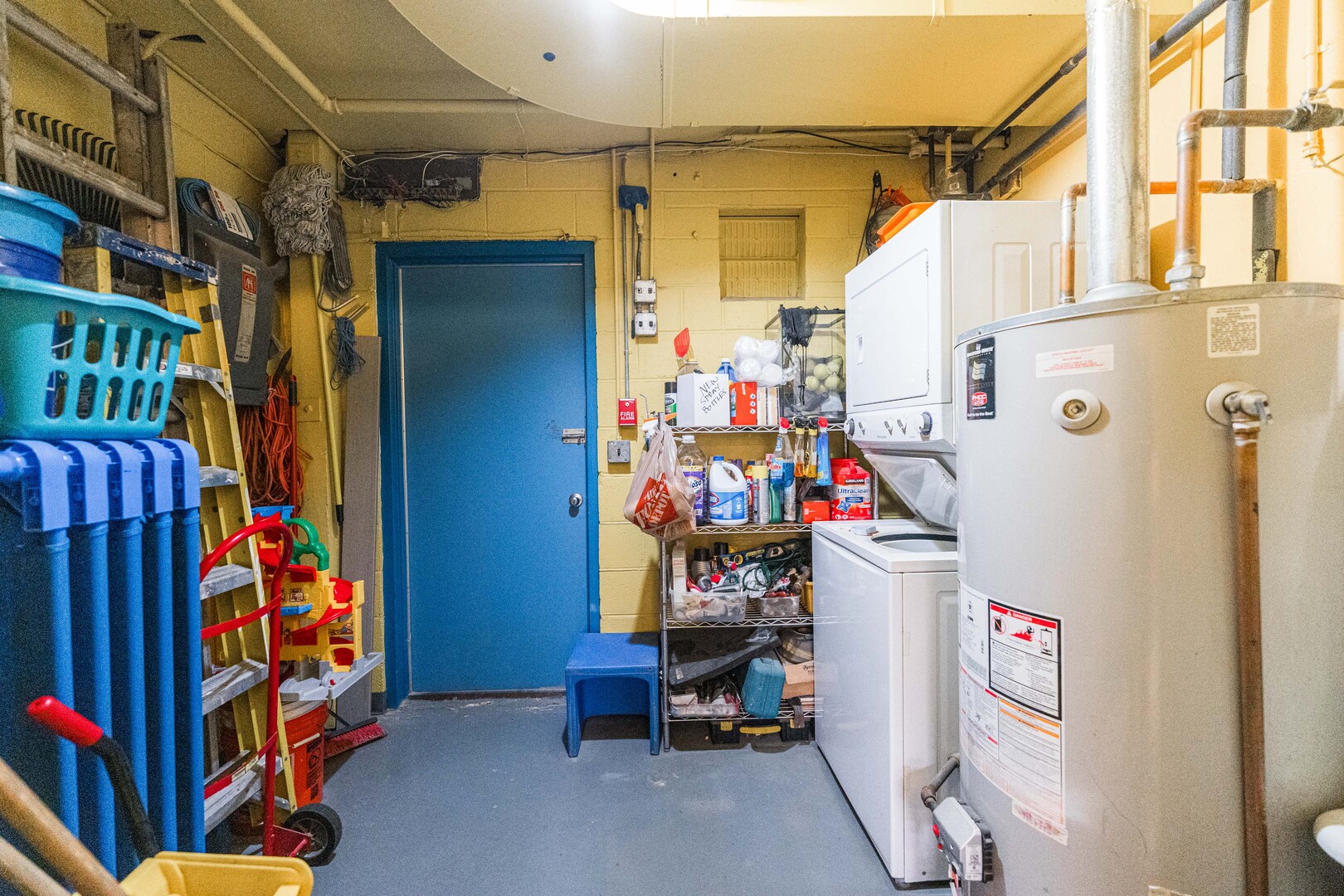 6116 W Irving Park Road, Chicago, IL 60634