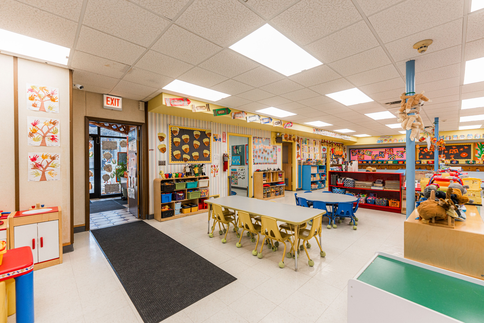 6116 W Irving Park Road, Chicago, IL 60634