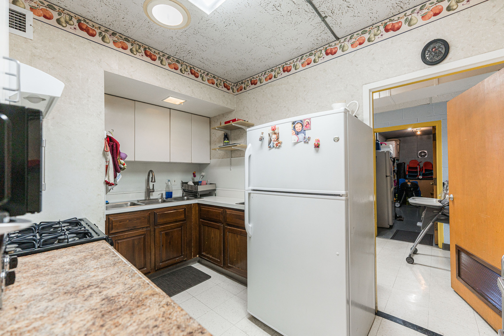 6116 W Irving Park Road, Chicago, IL 60634