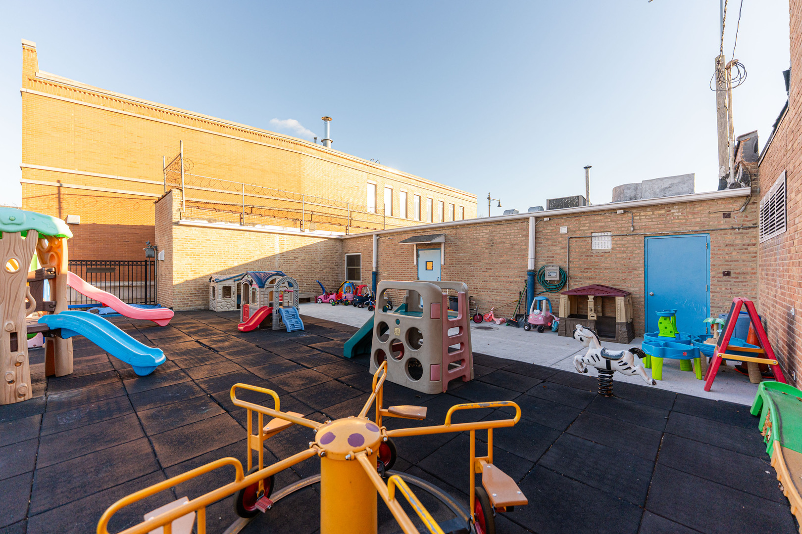 6116 W Irving Park Road, Chicago, IL 60634